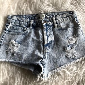 Acid wash high waisted shortie